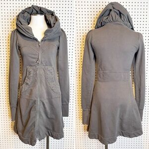 Prairie Underground | Long Cloak Hoodie in Grey Sz. S